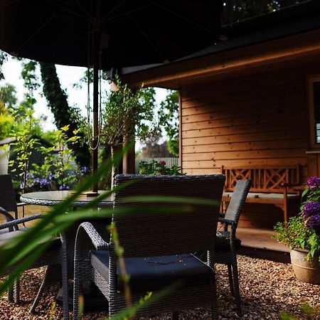 Bed and Breakfast The Six Bells Борн Экстерьер фото