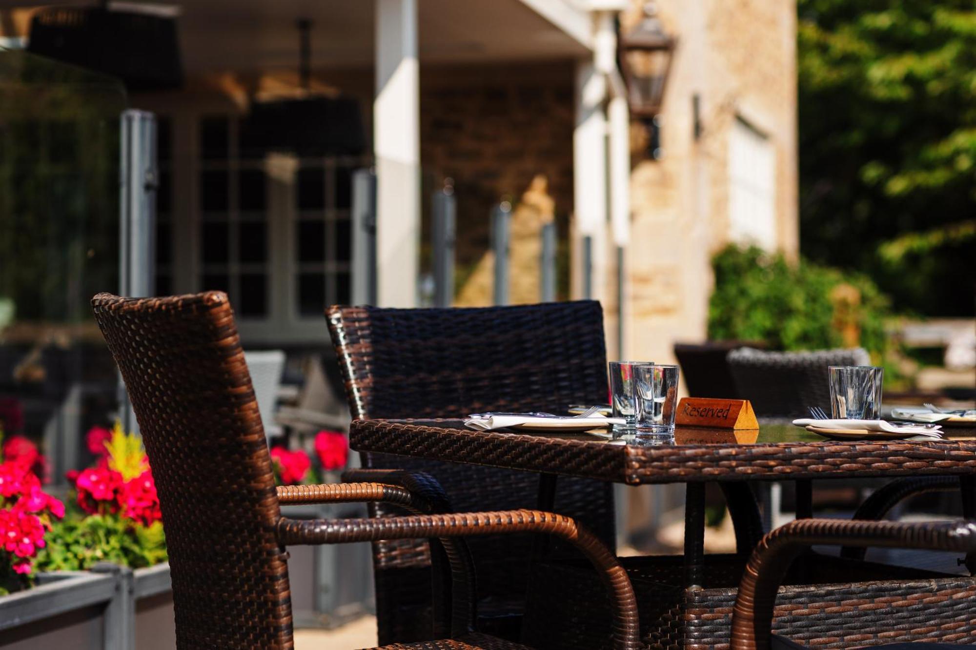 Bed and Breakfast The Six Bells Борн Экстерьер фото