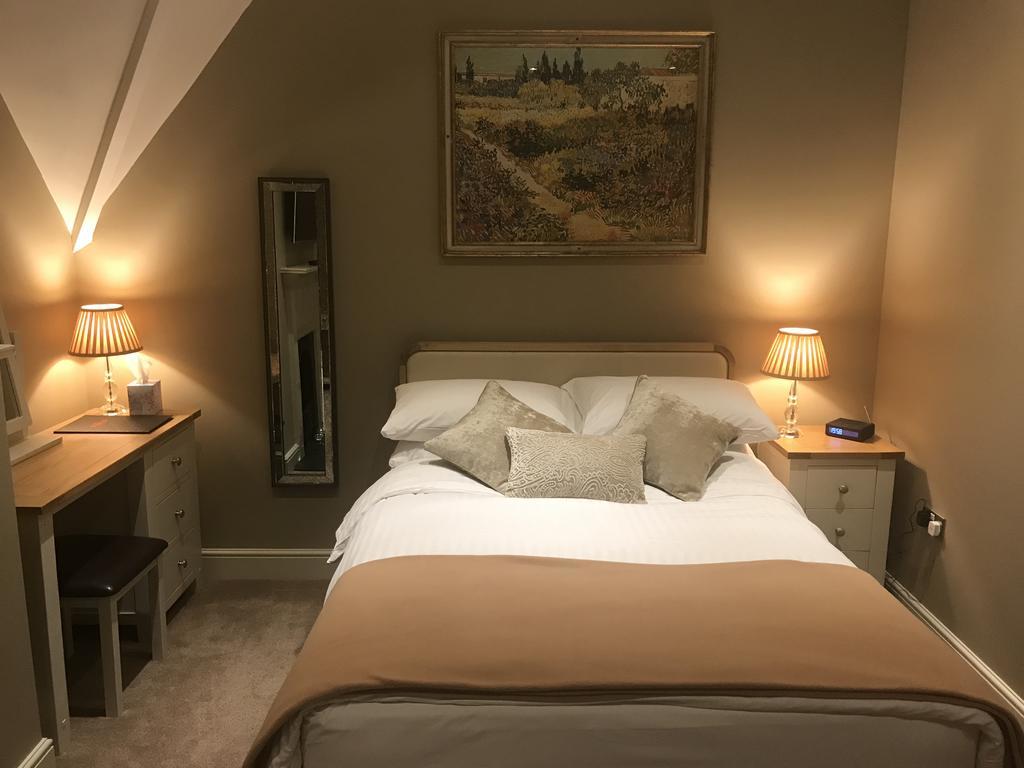 Bed and Breakfast The Six Bells Борн Экстерьер фото